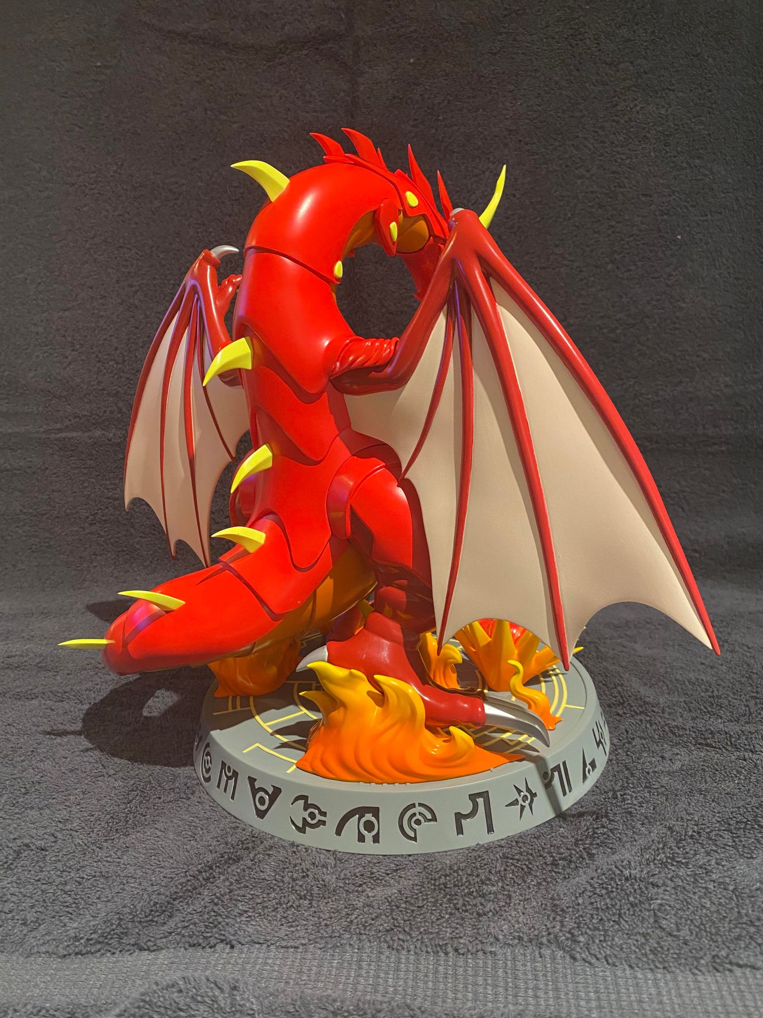 Bakugan Drago and Dan 1/10 Scale Collectible Diorama – Bedrock Collectibles